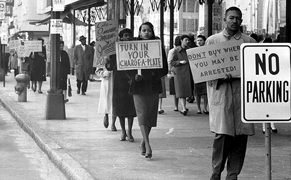 Protest ouside of Thalhimers, February 22, 1960