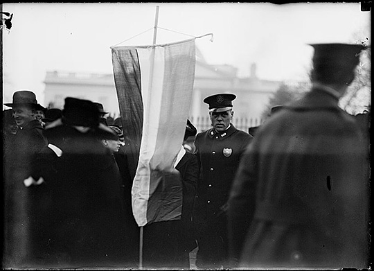 Sentinel holding banner arrested at the White House