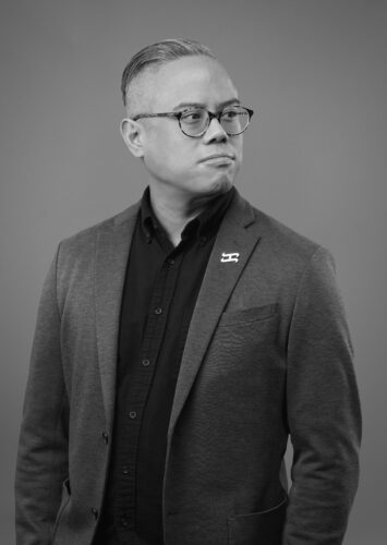 Headshot of Roberto Jamora.