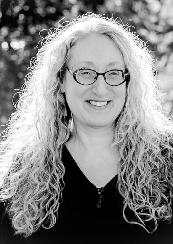 Headshot of Shira Dentz